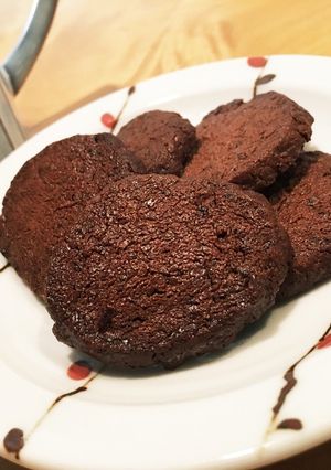 材料2つ！混ぜて焼くのみ！チョコクッキー-レシピのメイン写真