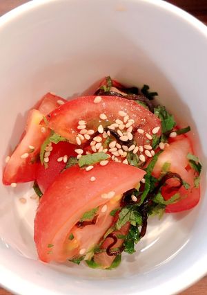 簡単★トマトと大葉の塩昆布和え-レシピのメイン写真
