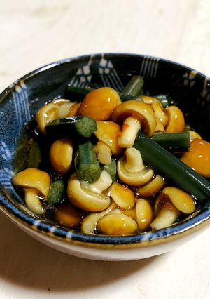 ワラビとなめこのぴり辛麺つゆ和え-レシピのメイン写真