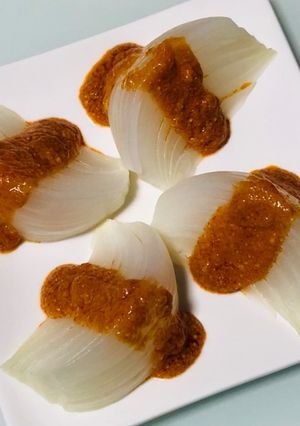 簡単☆新玉葱のレンジ蒸しピリ辛味噌だれ-レシピのメイン写真