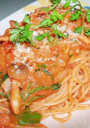 ほうれん草ときのこのトマトソースパスタ-レシピのメイン写真