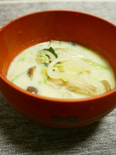 しめじとほうれん草のアボカド豆乳スープ-レシピのメイン写真