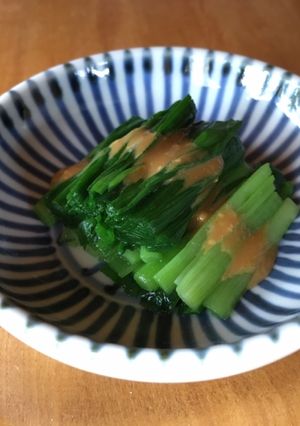 ニラのお浸し。マスタード醤油でどうぞ-レシピのメイン写真
