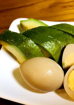 アボカドとウズラの卵の醤油漬け-レシピのメイン写真