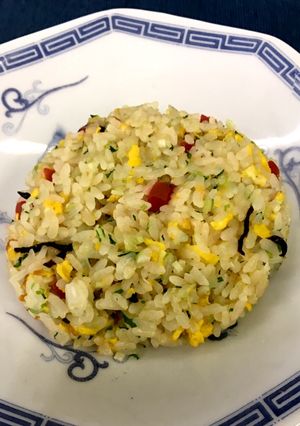 カリカリ梅と塩昆布のあっさり炒飯-レシピのメイン写真