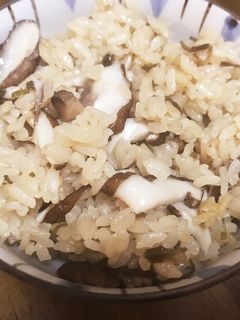 塩昆布で簡単!焼きシイタケのご飯-レシピのメイン写真