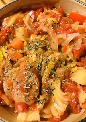 鍋一杯に野菜つめこむ具沢山ミネストローネ-レシピのメイン写真