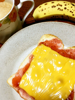 いちごジャム&チェダーチーズトースト-レシピのメイン写真