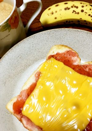 いちごジャム＆チェダーチーズトースト-レシピのメイン写真