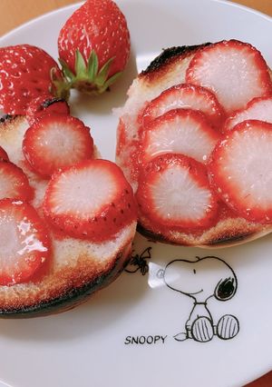 ♡じゅーしー苺のロールパン♡-レシピのメイン写真