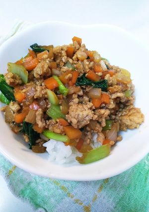 野菜たっぷり肉味噌丼♪-レシピのメイン写真