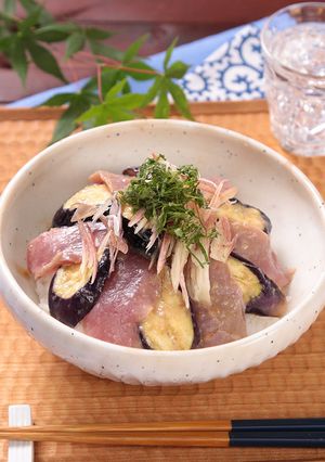 風味豊か♪まぐろとなすのさっぱり香味丼-レシピのメイン写真