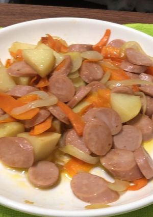魚肉ソーセージのバターコンソメ炒め-レシピのメイン写真