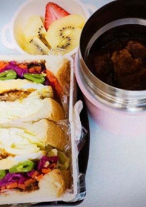 チキンカツサンドとビーフシチュー弁当-レシピのメイン写真