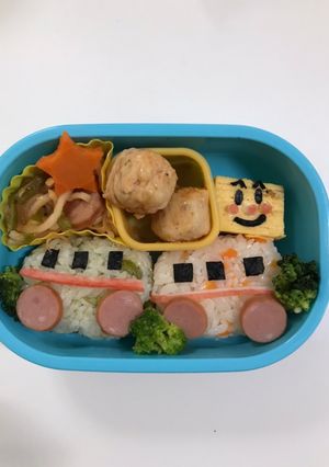保育園遠足★電車のおにぎりお弁当-レシピのメイン写真