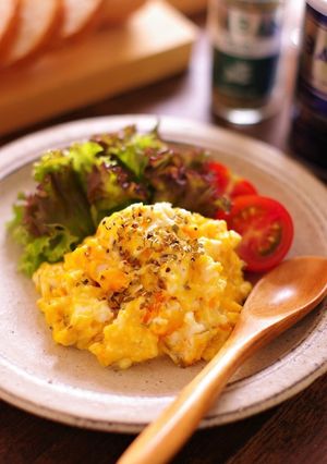 贅沢クリームチーズスクランブルエッグ-レシピのメイン写真