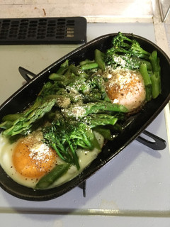 アスパラガスと目玉焼きチーズマシマシで!-レシピのメイン写真