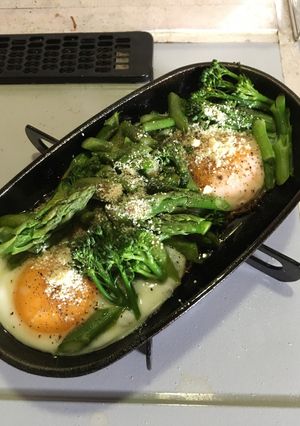 アスパラガスと目玉焼きチーズマシマシで！-レシピのメイン写真