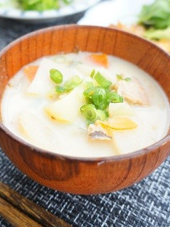 なつぞらの味再現?鮭缶で簡単ミルク石狩汁-レシピのメイン写真