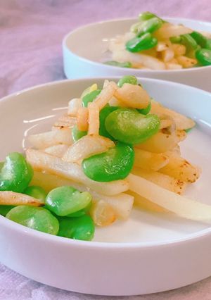 そら豆と冷凍フライドポテトのにんにく炒め-レシピのメイン写真