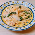 鮭フレークとほうれん草のクリームパスタ