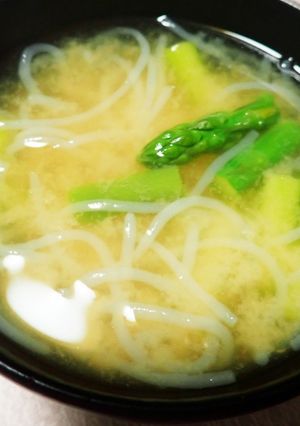 アスパラと白滝の味噌汁-レシピのメイン写真