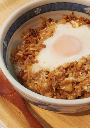 ひき肉とえのきの巣ごもり卵丼-レシピのメイン写真