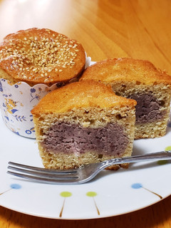 胡麻あん入り胡麻ケーキ-レシピのメイン写真
