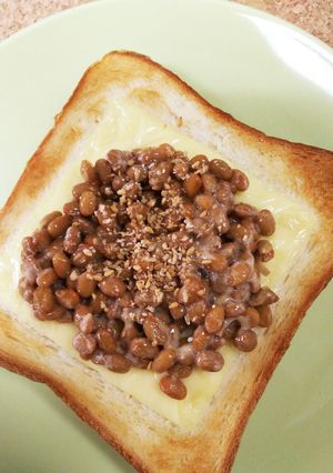 順番逆じゃない？！納豆チーズトースト✴️-レシピのメイン写真