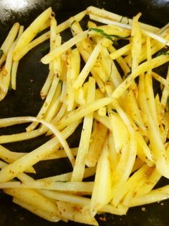 *千切りじゃがいものダシダ炒め*-レシピのメイン写真