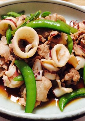 152、イカと豚肉とスナップエンドウ炒め-レシピのメイン写真
