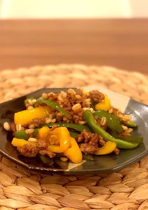 ピーマンと豚ひき肉のレタス包み-レシピのメイン写真
