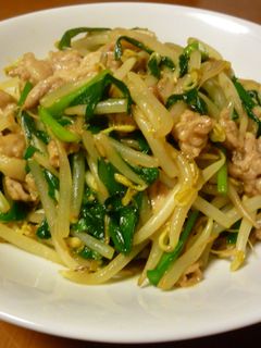 にらもやしと豚の♪オイスターカレー炒め-レシピのメイン写真