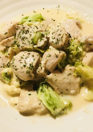 鶏肉とキャベツのプレーンなチーズソース煮-レシピのメイン写真