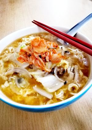 キムチのせインスタントラーメン-レシピのメイン写真