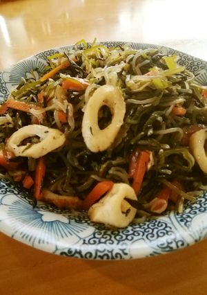 栄養たっぷり!我が家のひじきと昆布の煮物-レシピのメイン写真