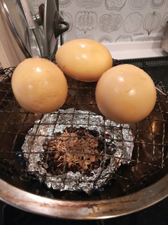自宅で薫製 燻玉 (100円薫製機)-レシピのメイン写真