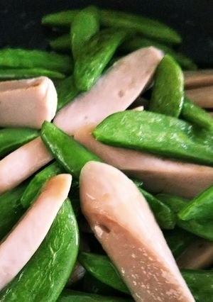 スナップえんどうと魚肉ソーセージのソテー-レシピのメイン写真