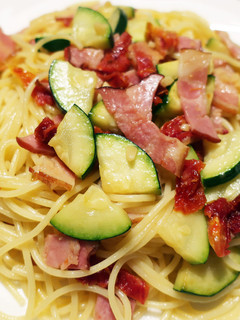 ドライトマトとズッキーニのパスタ-レシピのメイン写真