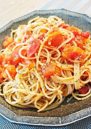 トマトとモッツァレラのペペロンチーノ-レシピのメイン写真