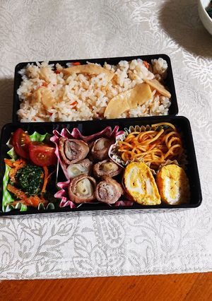 豚肉の葱巻きがメインのお弁当です-レシピのメイン写真