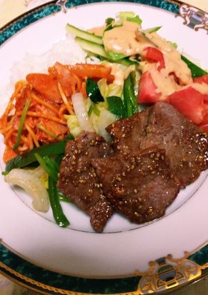 マトン野菜焼きご飯ナポリ、サラダ添え-レシピのメイン写真