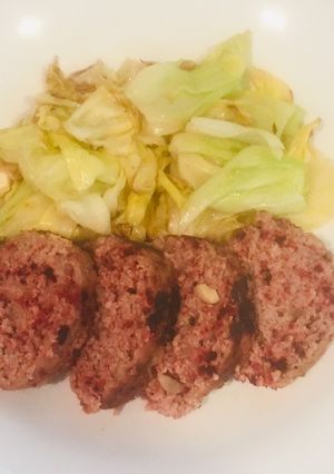 赤麹のウインナー風ハンバーグ-レシピのメイン写真