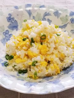 鶏ガラと炒り卵で♪チャーハン風混ぜご飯-レシピのメイン写真