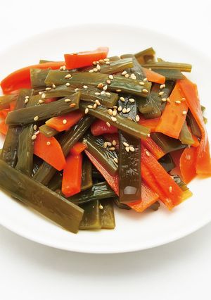 茎わかめと人参のあっさり煮物-レシピのメイン写真