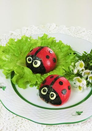 可愛いトマトのてんとう虫＊サラダのデコに-レシピのメイン写真