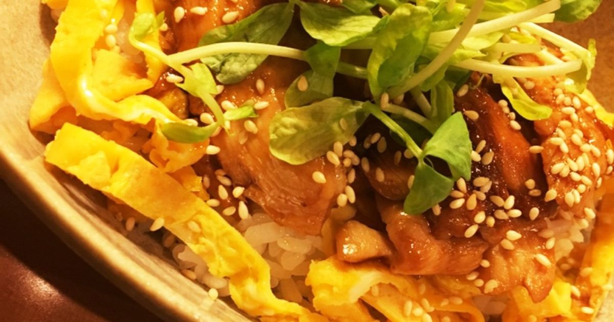 基本からアレンジまで!思わずつくりたくなる「胸肉で鶏丼」のレシピ集 | クックパッド