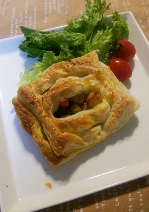 サラダチキン☆野菜とチーズ入りカレーパイ-レシピのメイン写真