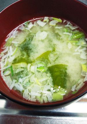 シンプル♪わかめの味噌汁-レシピのメイン写真