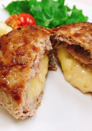 チーズ入れやすい！チーズ㏌ハンバーグ-レシピのメイン写真